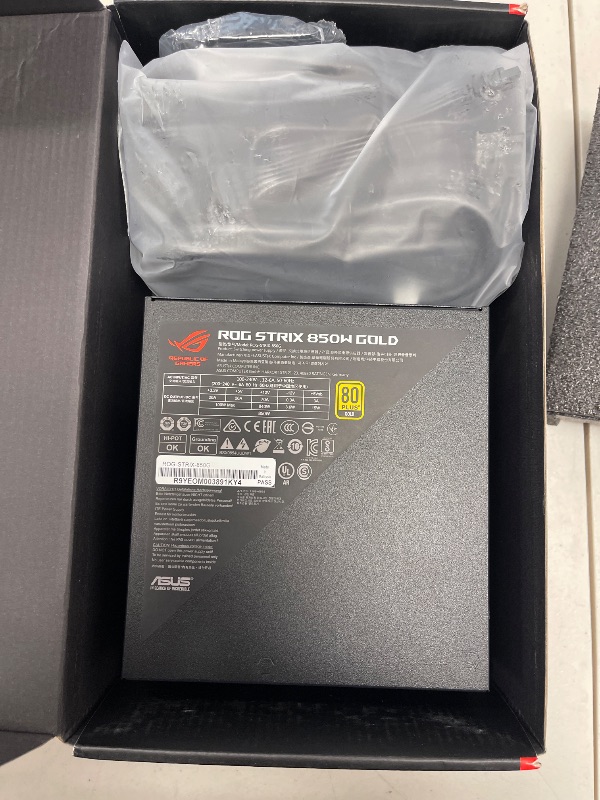 Photo 1 of Asus ROG ROG-STRIX-850G Power Supply