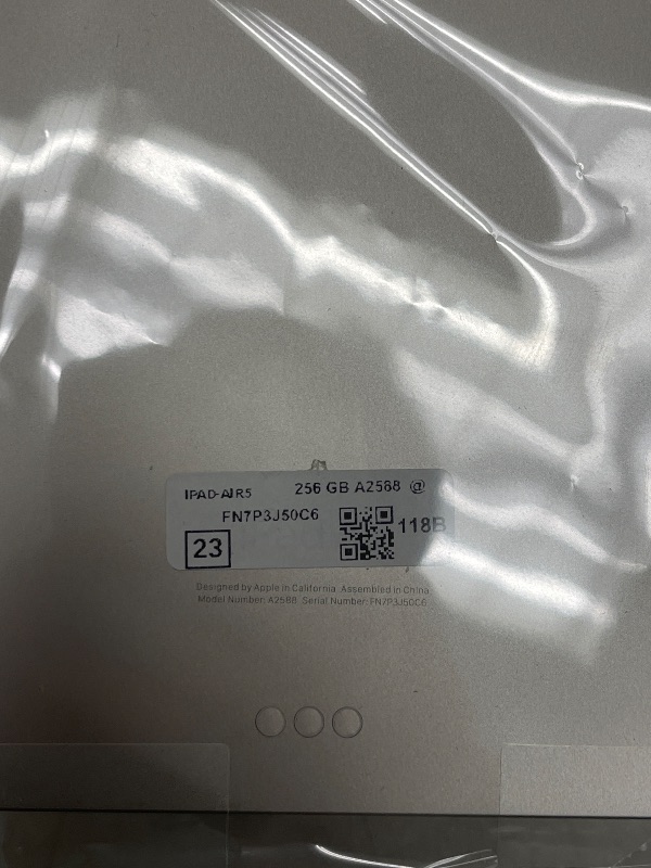 Photo 1 of 2022 Apple iPad Air 5th Gen. (10.9-inch, Wi-Fi, 256GB) - Starlight (Renewed Premium)