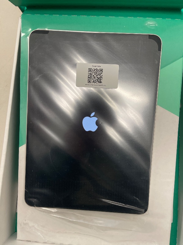 Photo 1 of 2022 Apple iPad Air 5th Gen. (10.9-inch, Wi-Fi, 256GB) - Starlight (Renewed Premium)