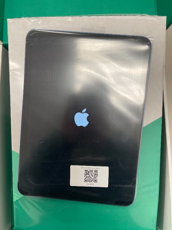 Photo 1 of 2022 Apple iPad (10.9-inch, Wi-Fi, 256GB) - Blue (Renewed Premium)