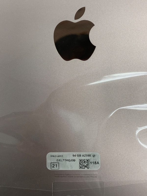 Photo 1 of Apple iPad Air 5th Gen. (10.9-inch, Wi-Fi, 64GB) 2022 - Pink (Renewed Premium)