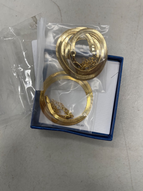 Photo 1 of PACK OF 2 CHAINS