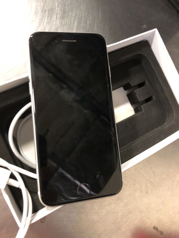 Photo 4 of Apple iPhone 13, 128GB, Midnight - Unlocked (Renewed)