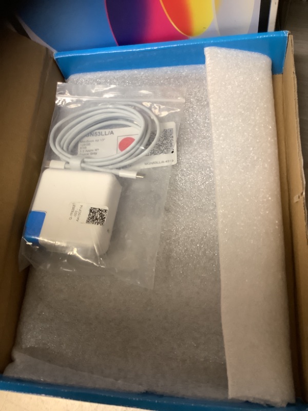 Photo 1 of **CRACKED SCREEN** Late 2020 Apple MacBook Air with Apple M1 Chip (13.3 inch, 8GB RAM, 128GB SSD) Space Gray (Renewed) **SCREEN IS CRACKED!!!!****