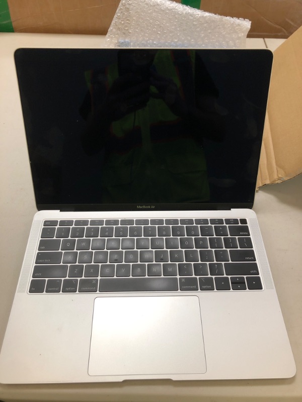 Photo 1 of Apple 2020 MacBook Air with 1.1GHz Intel Core i3, 13-inch, 8GB RAM, 128GB SSD Storage, Silver (Renewed) ( No Power Cord ) 