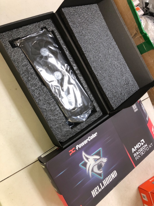 Photo 1 of PowerColor Hellhound AMD Radeon RX 9070 XT 16GB GDDR6