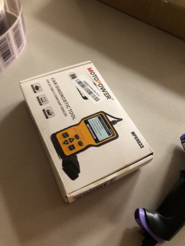 Photo 1 of MOTOPOWER MP69033 Car OBD2 Scanner Code Reader Engine Fault Scanner CAN Diagnostic Scan Tool for All OBD II Protocol Cars Since 1996, Yellow