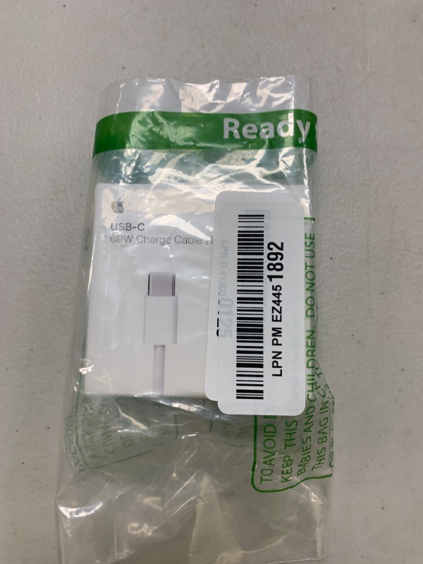 Photo 1 of Apple 60W USB-C to USB-C Woven Charge Cable (1 m): Fast and Convenient Charging