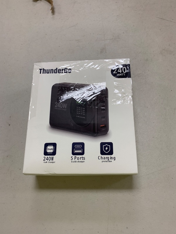 Photo 1 of 240W GaN Charger, 5-Port USB C Charger with 140W Max PD 3.1 Port, LED Display Desktop Charging Station Adapter for MacBook Pro/Air M3/M2/M1, Laptops, iPhone 15/14, Galaxy S24/S23, iPad, Steam Deck **SCREEN HAS CRACK**