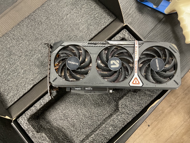 Photo 1 of *SOLD FOR PARTS** GIGABYTE GeForce RTX 5060 Gaming OC 16G Graphics Card, WINDFORCE Cooling System, 16GB 256-bit GDDR7, GV-N5080GAMING OC-16GD Video Card