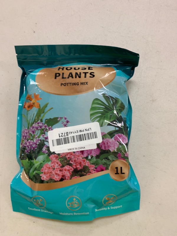 Photo 1 of Omitgoter Potting Soil Mix 1qt for Indoor Plants, Organic Houseplant Soil Well Draining Dirt Ready to Use, Fit for House Plant Like Pothos, Philodendron, Monstera, African Violet