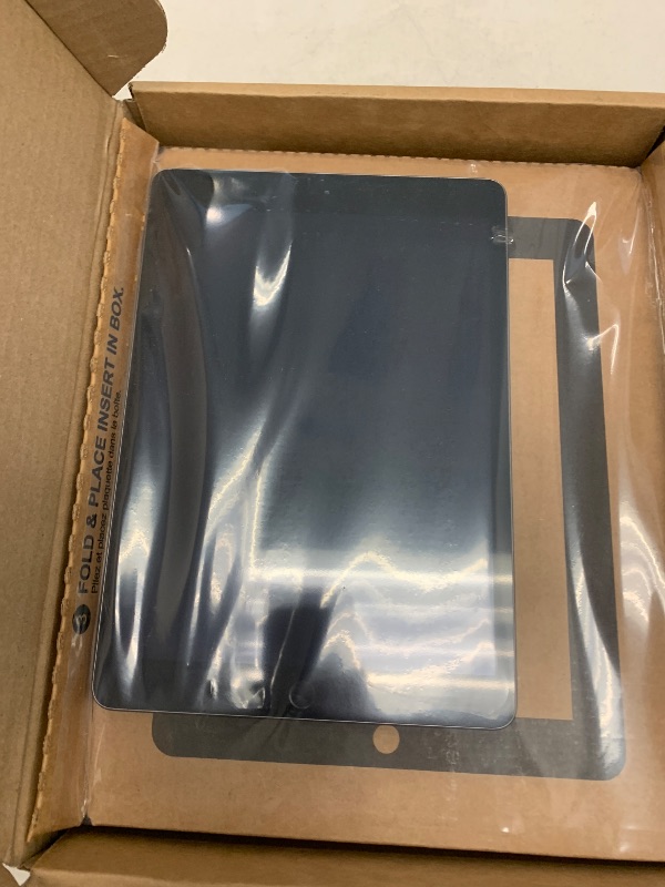 Photo 1 of Apple iPad 2020 (10.2-inch, Wi-Fi, 32GB) - Space Gray (Renewed)