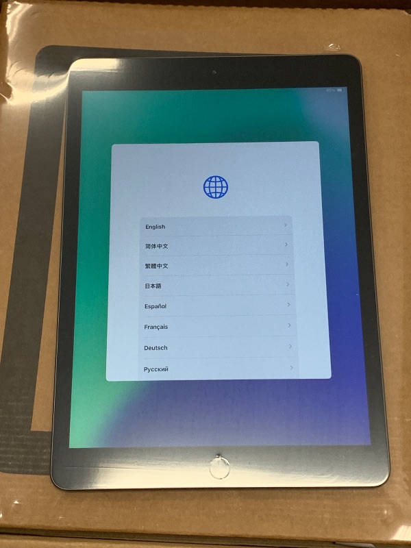 Photo 1 of Apple iPad 2020 (10.2-inch, Wi-Fi, 32GB) - Space Gray (Renewed)