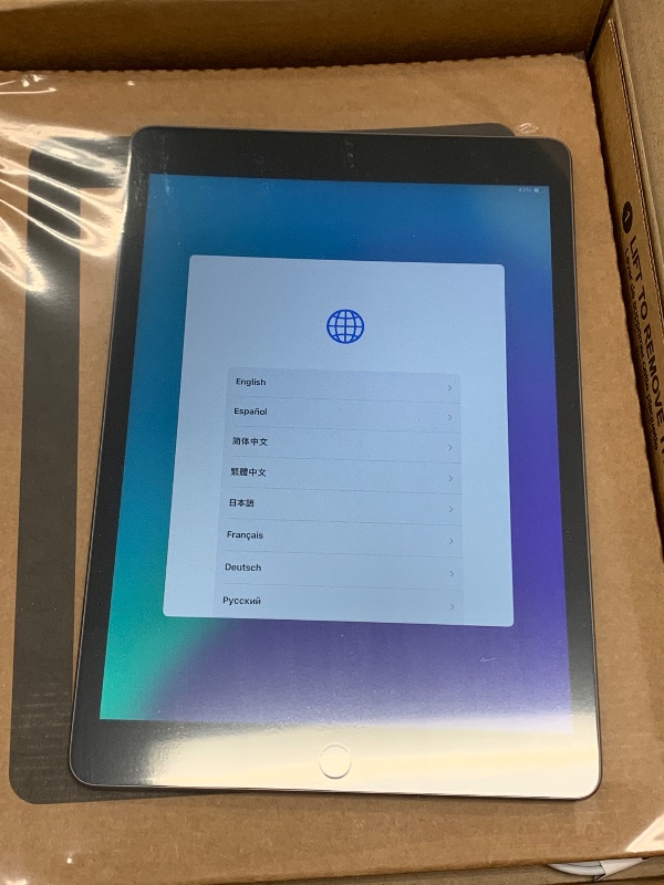 Photo 1 of Apple iPad 2020 (10.2-inch, Wi-Fi, 32GB) - Space Gray (Renewed)