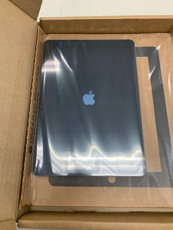 Photo 1 of Apple iPad 2020 (10.2-inch, Wi-Fi, 32GB) - Space Gray (Renewed)