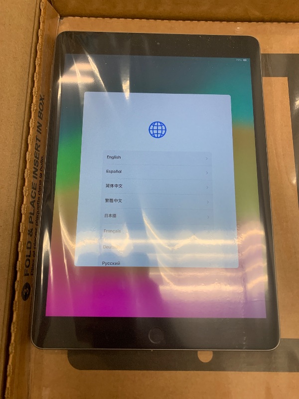 Photo 1 of Apple iPad 2020 (10.2-inch, Wi-Fi, 32GB) - Space Gray (Renewed)