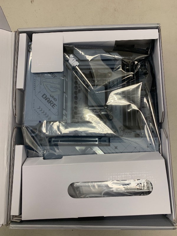 Photo 1 of ASUS ROG Strix X870-A Gaming WiFi AMD AM5 X870 ATX Motherboard 16+2+2 Power Stages, Dynamic OC Switcher, Core Flex, DDR5 AEMP, WiFi 7, 4X M.2, PCIe® 5.0, Q-Release Slim, USB4®, AI OCing & Networking