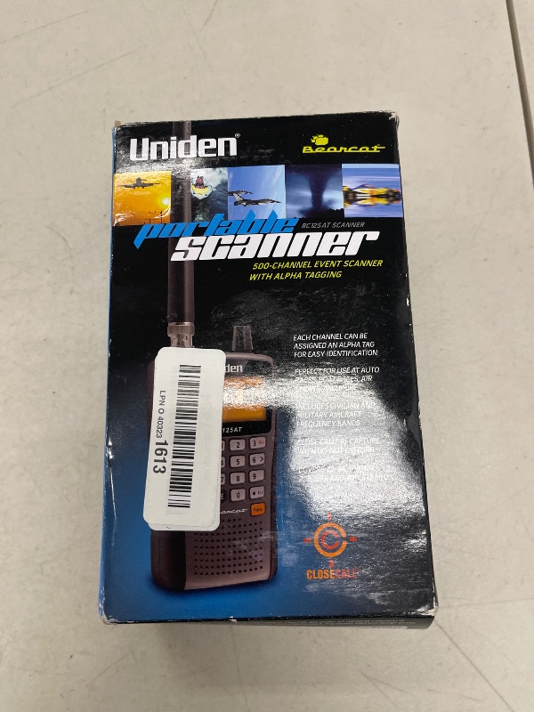 Photo 1 of Uniden Bearcat BC125AT Handheld Scanner, 500-Alpha-Tagged Channels, Close Call Technology, PC Programable, Aviation, Marine, Railroad, NASCAR, Racing, and Non-Digital Police/Fire/Public Safety.