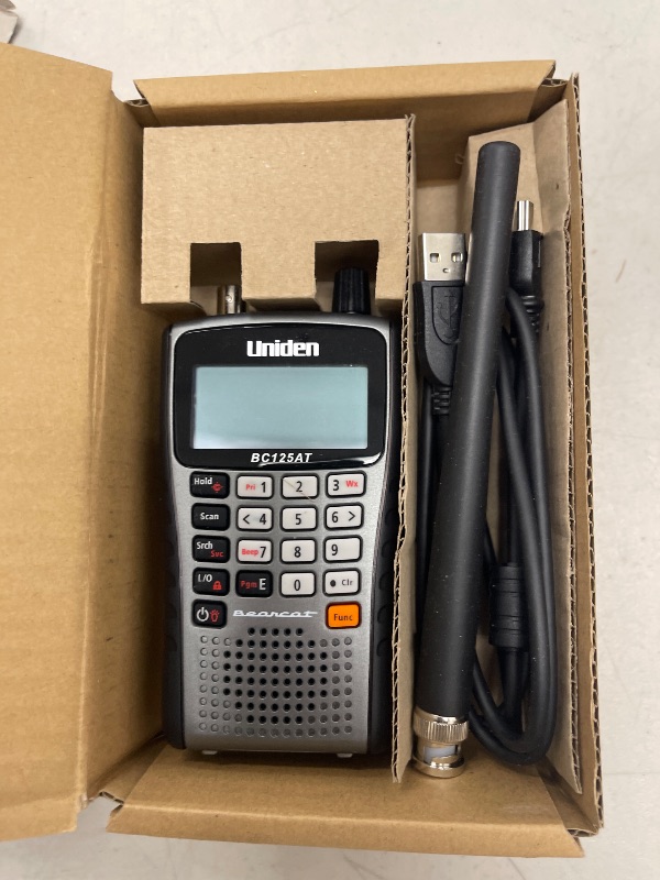 Photo 1 of Uniden Bearcat BC125AT Handheld Scanner, 500-Alpha-Tagged Channels, Close Call Technology, PC Programable, Aviation, Marine, Railroad, NASCAR, Racing, and Non-Digital Police/Fire/Public Safety.