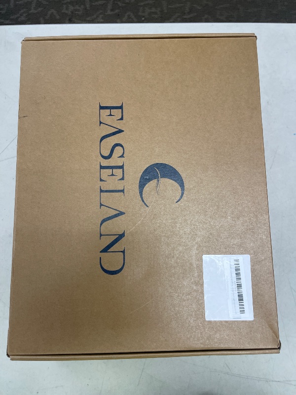 Photo 1 of EASELAND Lyocell Cooling Comforter King Size, Cooling Blanket for Hot Sleepers, All-Season Double-Sided Quilt Stretch Fabric, Q-Max>0.45, Breath Ice Blanket, Soft Lightweight, Blue (90"×108")