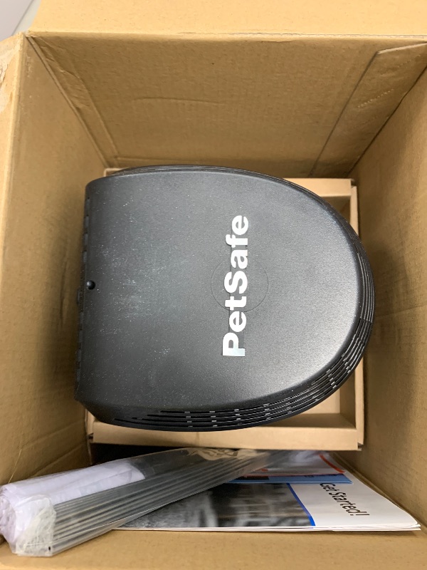 Photo 1 of PetSafe Stay & Play Compact Wireless Pet Fence for Dogs, No Wire Circular Boundary, Secure up to 3/4 Acre, No-Dig and Portable for Travel, for Dogs 5lb & up, from Parent Company Invisible Fence Brand
