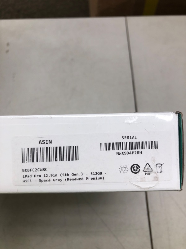 Photo 1 of Apple iPad Pro 12.9in (5th Gen.) - 512GB - WiFi - Space Gray (Renewed Premium)