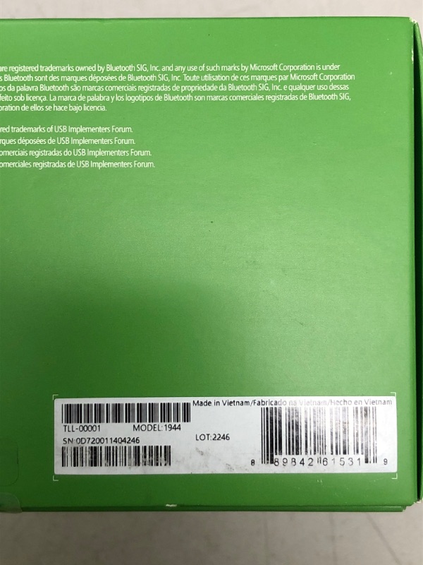 Photo 1 of Xbox Wireless Headset – Xbox Series X|S, Xbox One, and Windows Devices