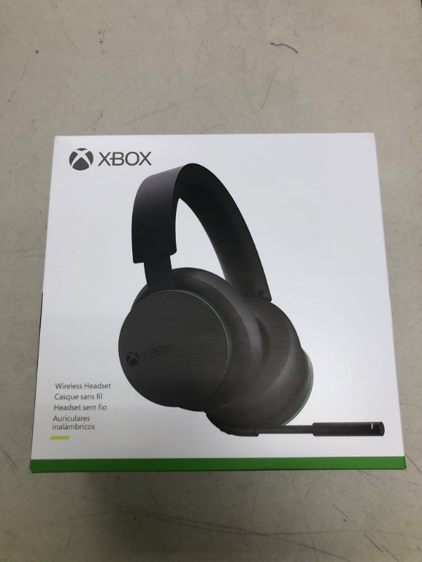 Photo 1 of Xbox Wireless Headset – Xbox Series X|S, Xbox One, and Windows Devices
