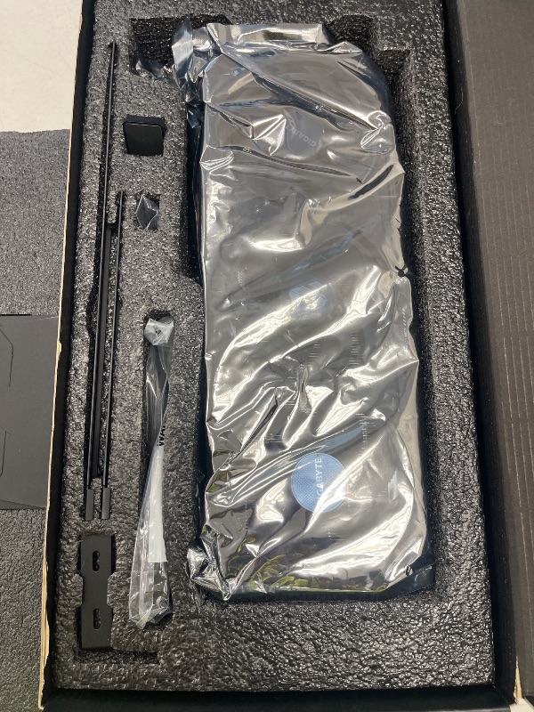 Photo 1 of GIGABYTE GeForce RTX 5070 Gaming OC 12G Graphics Card, 12GB 192-bit GDDR7, PCIe 5.0, WINDFORCE Cooling System, GV-N5070GAMING OC-12GD Video Card