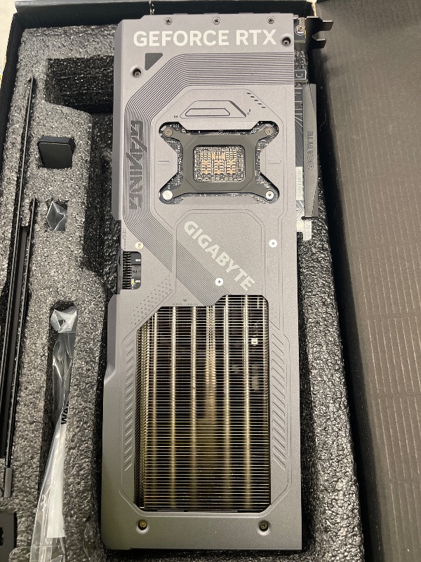 Photo 1 of GIGABYTE GeForce RTX 5070 Gaming OC 12G Graphics Card, 12GB 192-bit GDDR7, PCIe 5.0, WINDFORCE Cooling System, GV-N5070GAMING OC-12GD Video Card
