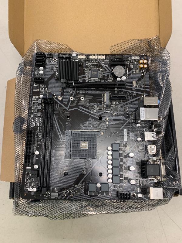 Photo 1 of Gigabyte A520M S2H (AMD Ryzen AM4/MicroATX/4+3 Phases Digital PWM/Gigabyte Gaming GbE LAN/NVMe PCIe 3.0 x4 M.2/3 Display Interfaces/Q-Flash Plus/RGB Fusion 2.0/Motherboard)