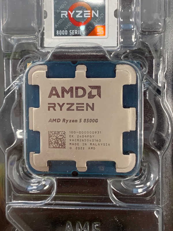 Photo 1 of AMD Ryzen 5 8500G 6-Core, 12-Thread Desktop Processor