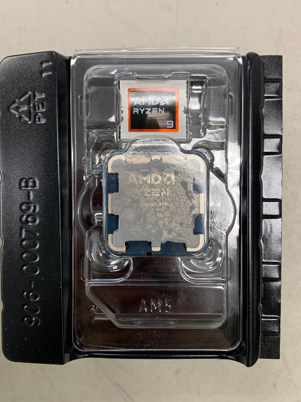 Photo 1 of AMD Ryzen 5 8500G 6-Core, 12-Thread Desktop Processor