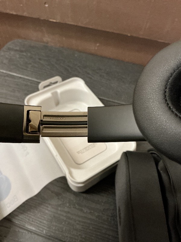 Photo 1 of Beats headphones solo 4 