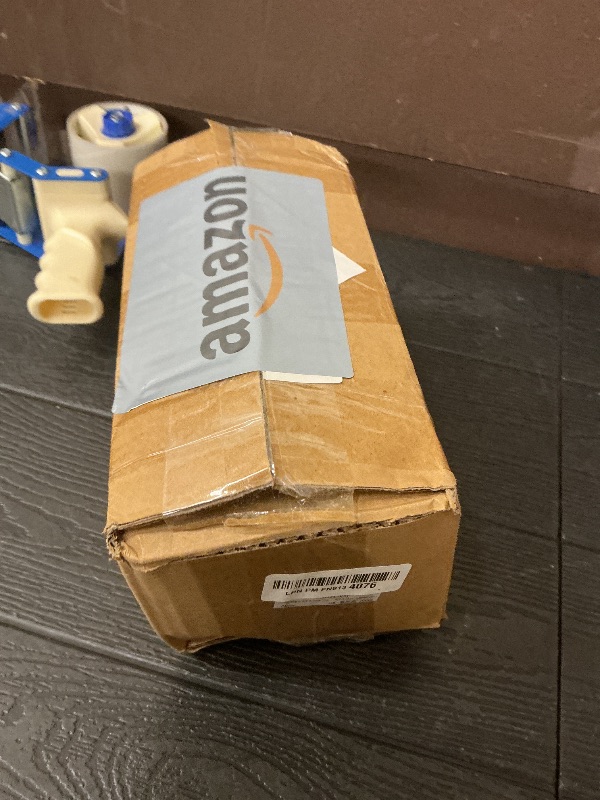 Photo 1 of 100 Pack 5 x 5 inch Clear Plastic Disposable Clamshell Container,Hinged Take Out Clamshell Dessert Container with Lid Takeout Tray Disposable Food Clamshell Containers for Dessert,Cakes,Sandwiches