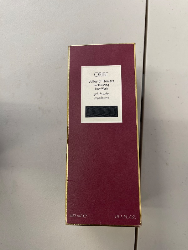 Photo 1 of Oribe Valley of Flowers Replenishing Body Wash