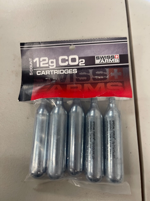 Photo 1 of Swiss Arms 12gm CO2 Catridge (5-Pack) , Black, (CO25B)