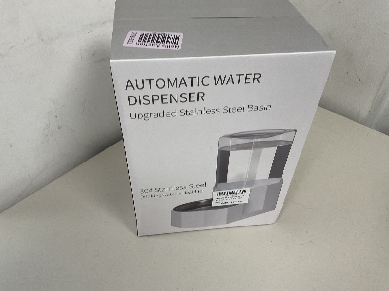 Photo 1 of RIZZARI Automatic 5L Gravity Stainless Steel Pet Waterer, Fortunate Angular Water Feeder with Edges, Safe and Large Capacity, Suitable for Small and Medium-Sized Cats and Dogs (5L Without Filter)