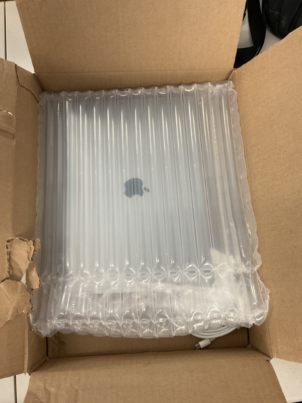 Photo 1 of Apple 2020 MacBook Air with M1 Chip 13-inch