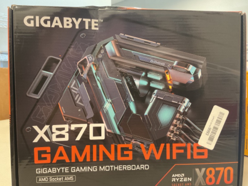 Photo 1 of GIGABYTE X870 Gaming WIFI6 AMD AM5 LGA 1718 Motherboard, ATX, DDR5, 3X M.2, PCIe 5.0, USB4, WiFi 6, 2.5GbE LAN, EZ-Latch, 5-Year Warranty