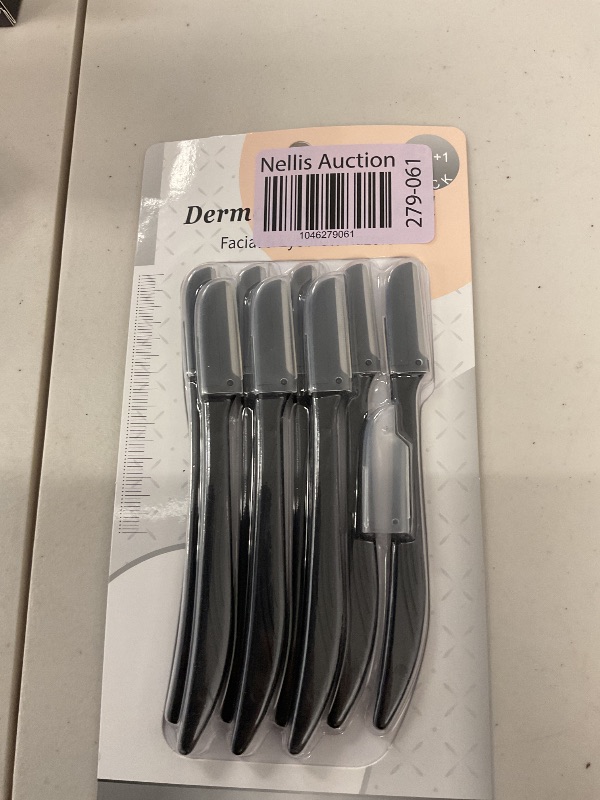 Photo 1 of Dermaplaning Tool, Face Razor for Women, Exfoliating Dermaplane Razor, Eyebrow and Facial Hair Removal Shaver, 8 Count, Black