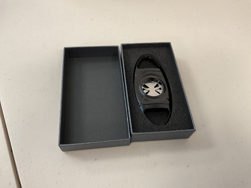 Photo 1 of Large Ring Hollow-Out Blades Straight-Cut Cigar Cutter, Up to Ring Gauge 66 (Black)