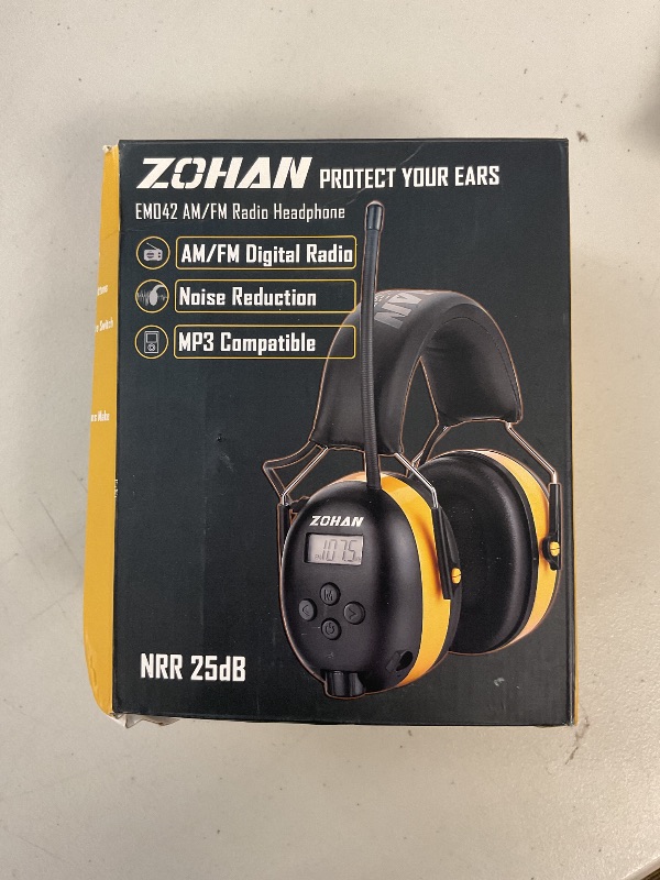 Photo 1 of ZOHAN EM042 AM/FM Radio Headphone with Digital Display
