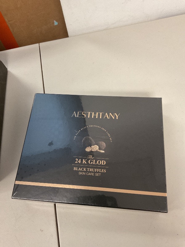 Photo 1 of AESTHTANY 6-Step Refresher Course Skincare Set For Dry Combination Skin Types For Women Skin Care Set