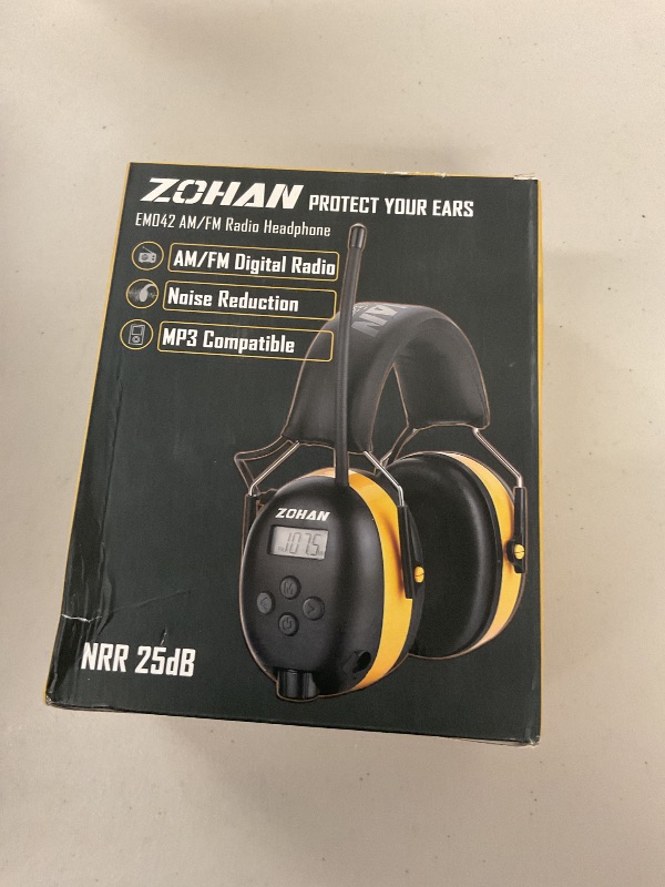 Photo 1 of ZOHAN EM042 AM/FM Radio Headphone with Digital Display