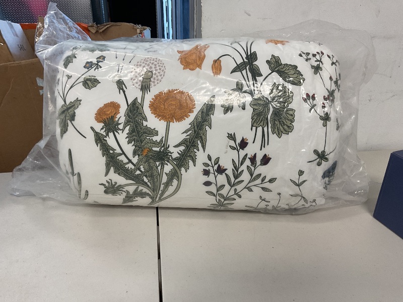 Photo 1 of Floral blanket white queen size  