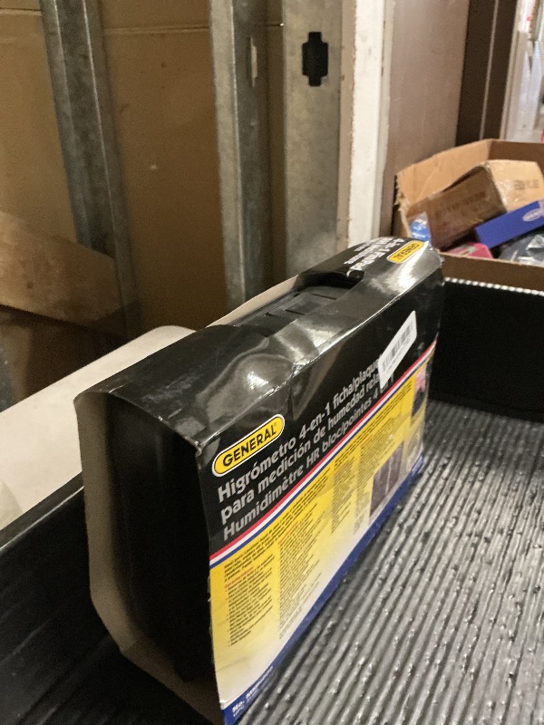 Photo 1 of General Tools MMH800 Pin/Pinless Moisture Meter w/Temp and Humidity