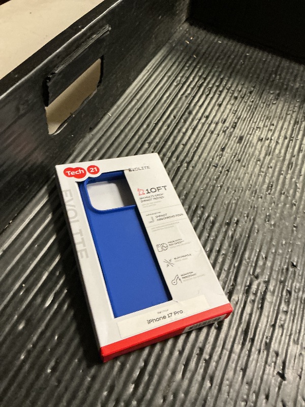 Photo 1 of Tech21 EvoLite for Apple iPhone 17 Pro Electric Blue