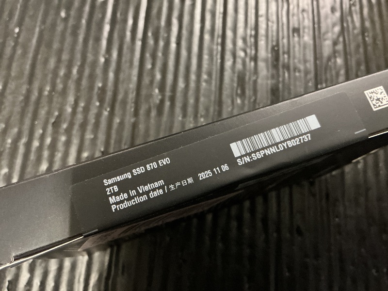 Photo 1 of Samsung Electronics 870 EVO 2TB 2.5 Inch SATA III Internal SSD (MZ-77E2T0B/AM)