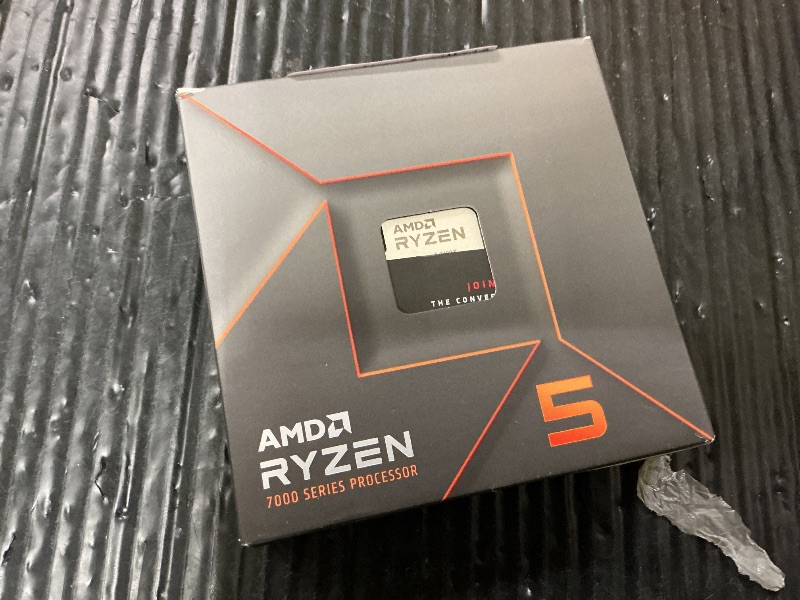 Photo 1 of AMD Ryzen 5 7600X 6-Core, 12-Thread Unlocked Desktop Processor